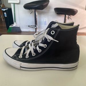 Black high top converse